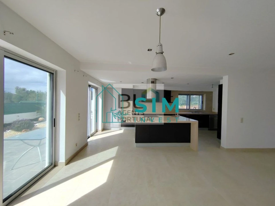 Moradia T4 para Venda em Tavira (Santa Maria e Santiago) Foto 6