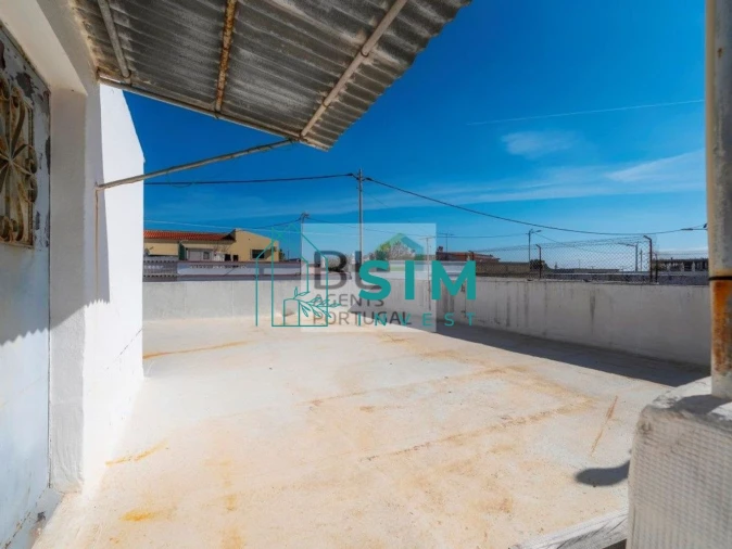 Moradia T3 para Venda em Quelfes Foto 43