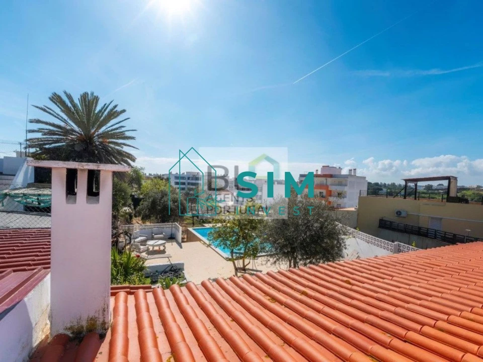 Moradia T3 para Venda em Quelfes Foto 46