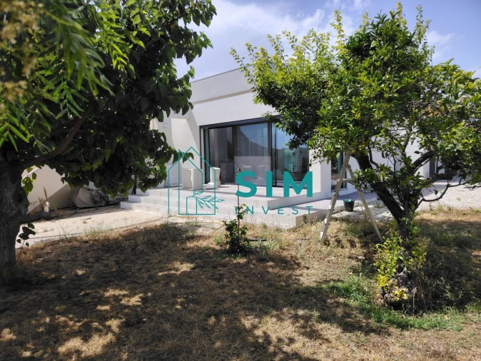 Moradia T4 para Venda em Quelfes Foto 34