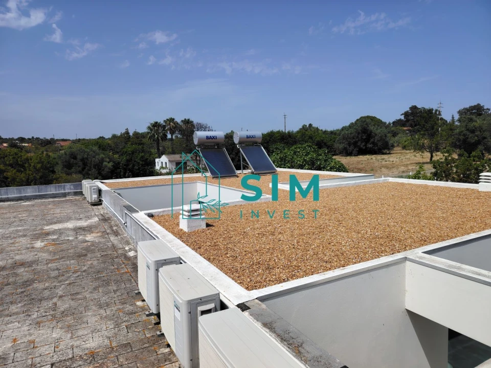 Moradia T4 para Venda em Quelfes Foto 37