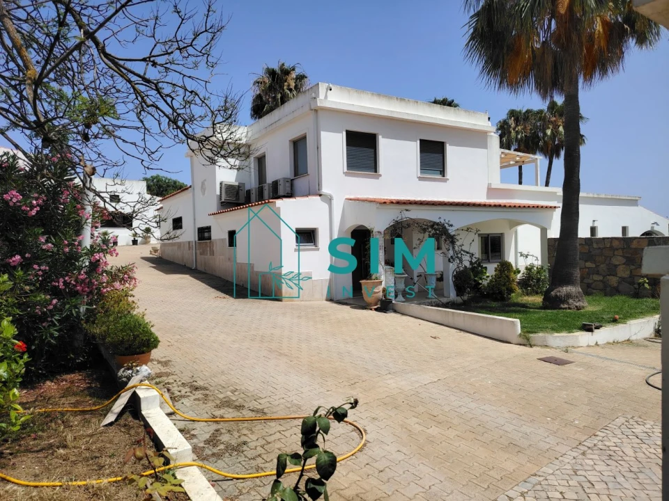 Moradia T4 para Venda em Quelfes Foto 4