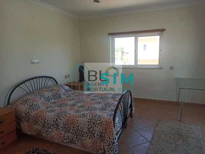 Moradia T5 para Venda em Quelfes Foto 7