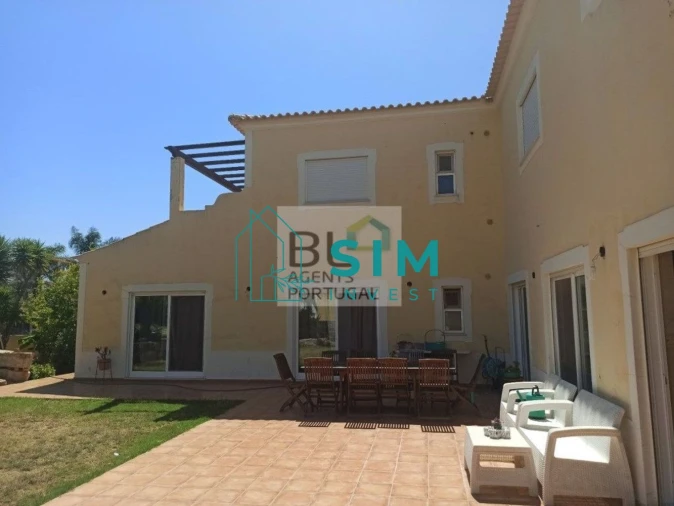 Moradia T5 para Venda em Quelfes Foto 2