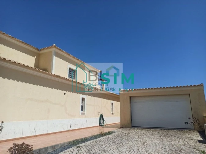 Moradia T5 para Venda em Quelfes Foto 21