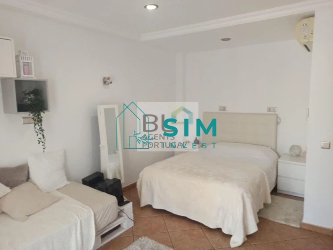 Moradia T5 para Venda em Quelfes Foto 11