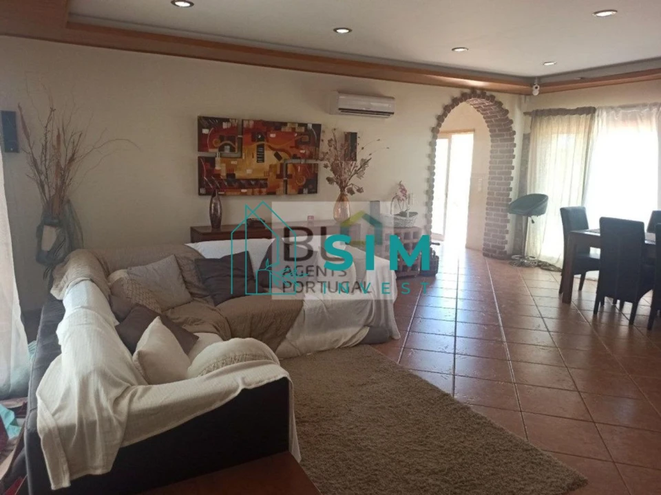 Moradia T5 para Venda em Quelfes Foto 4