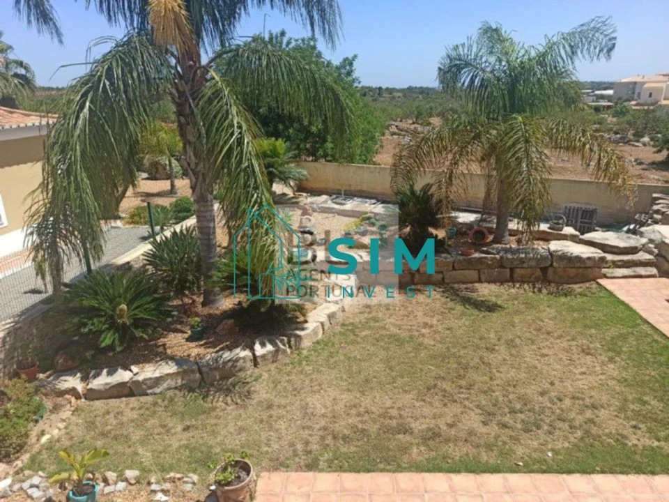 Moradia T5 para Venda em Quelfes Foto 22