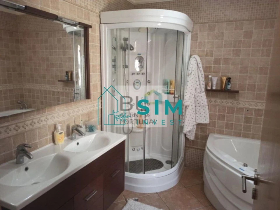 Moradia T5 para Venda em Quelfes Foto 18