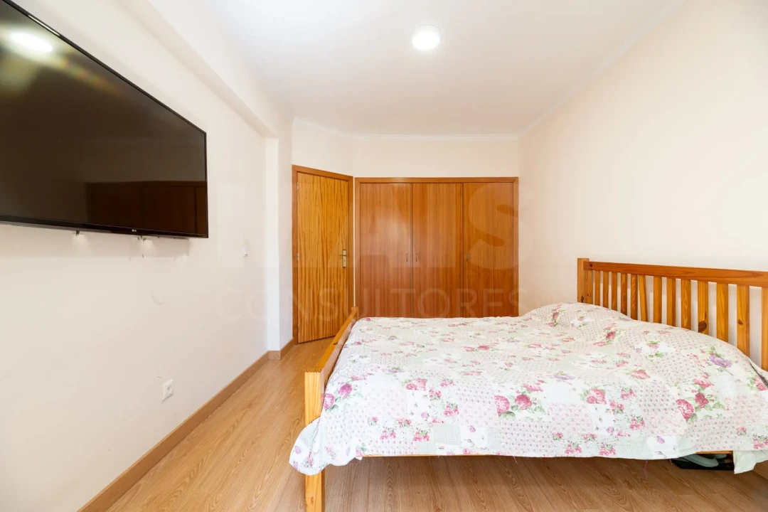 Apartamento T2 para Venda em Rio de Mouro Foto 1