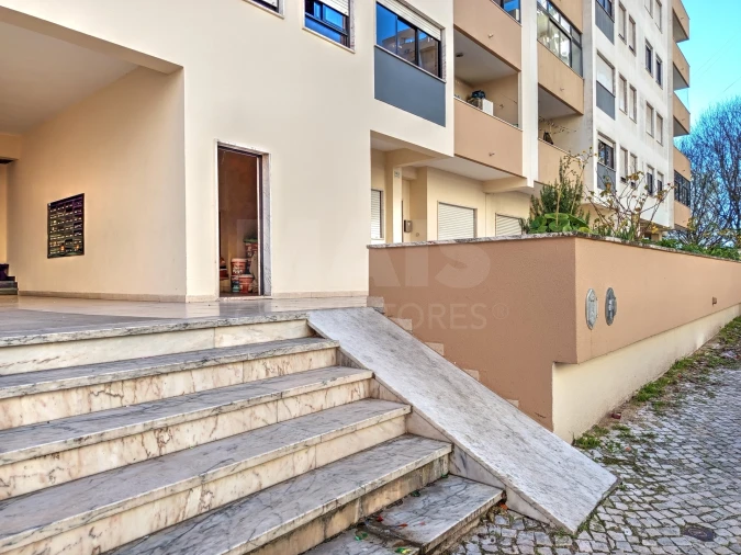 Apartamento T2 para Venda em Póvoa de Santa Iria e Forte da Casa Foto 10