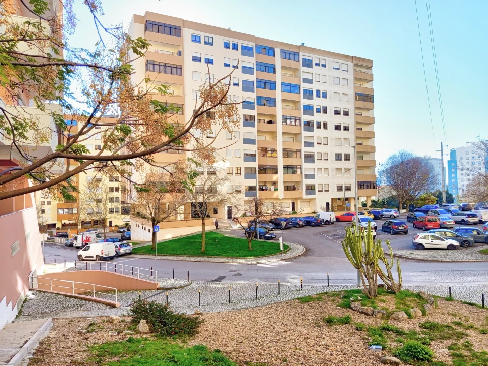 Apartamento T2 para Venda em Póvoa de Santa Iria e Forte da Casa Foto 8