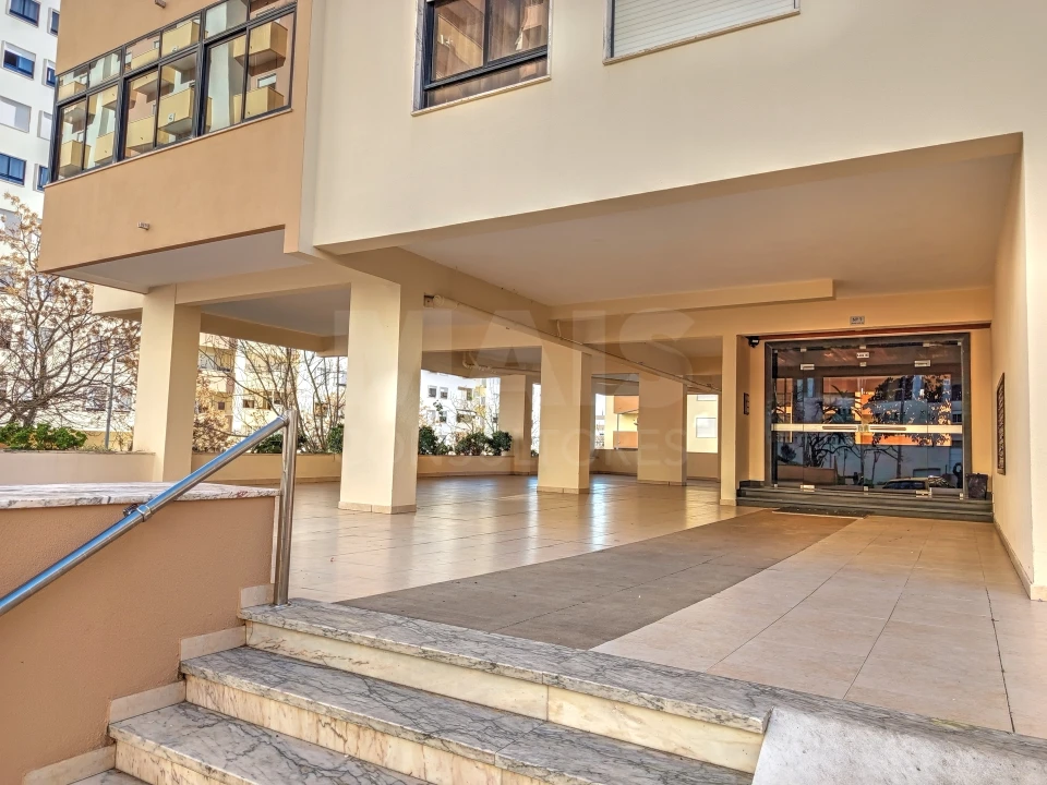 Apartamento T2 para Venda em Póvoa de Santa Iria e Forte da Casa Foto 2