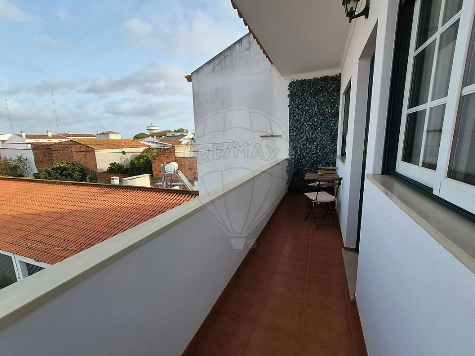 Apartamento T2 para Venda em Almeirim Foto 2