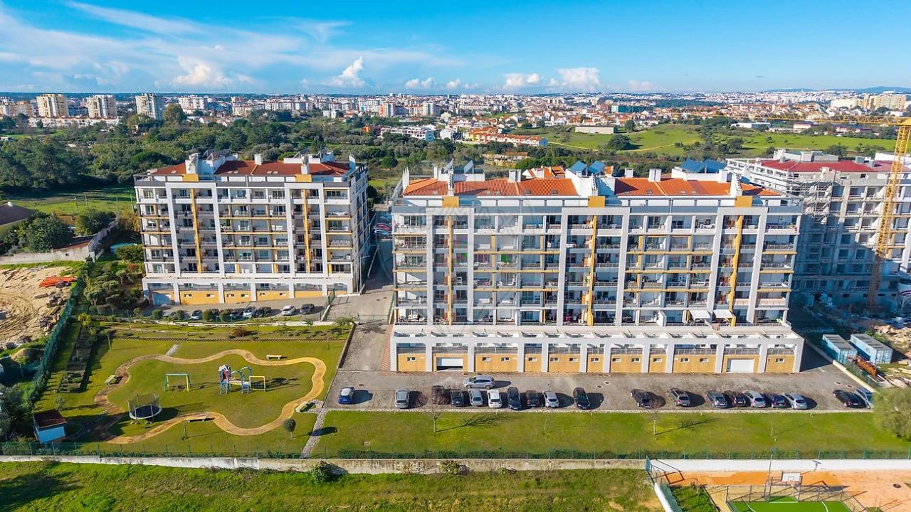 Apartamento T1 para Venda em Seixal, Arrentela e Aldeia de Paio Pires Foto 32