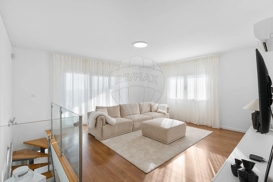 Apartamento T1 para Venda em Seixal, Arrentela e Aldeia de Paio Pires Foto 17