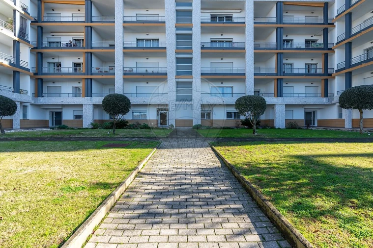 Apartamento T1 para Venda em Seixal, Arrentela e Aldeia de Paio Pires Foto 2