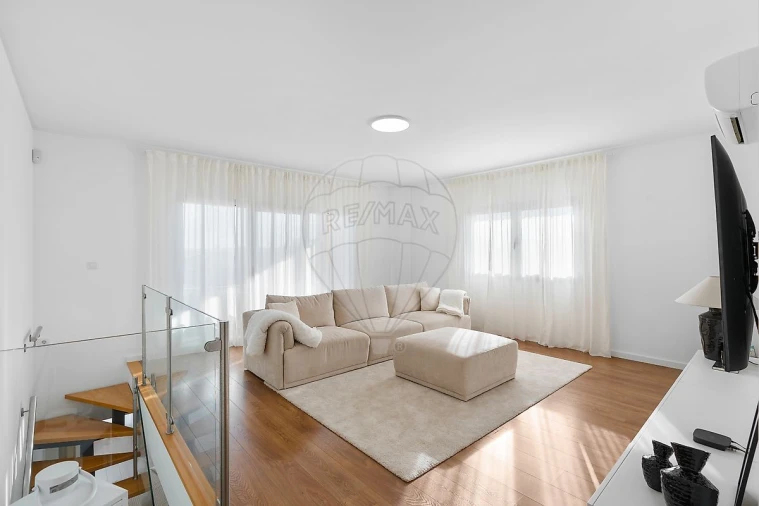 Apartamento T1 para Venda em Seixal, Arrentela e Aldeia de Paio Pires Foto 17