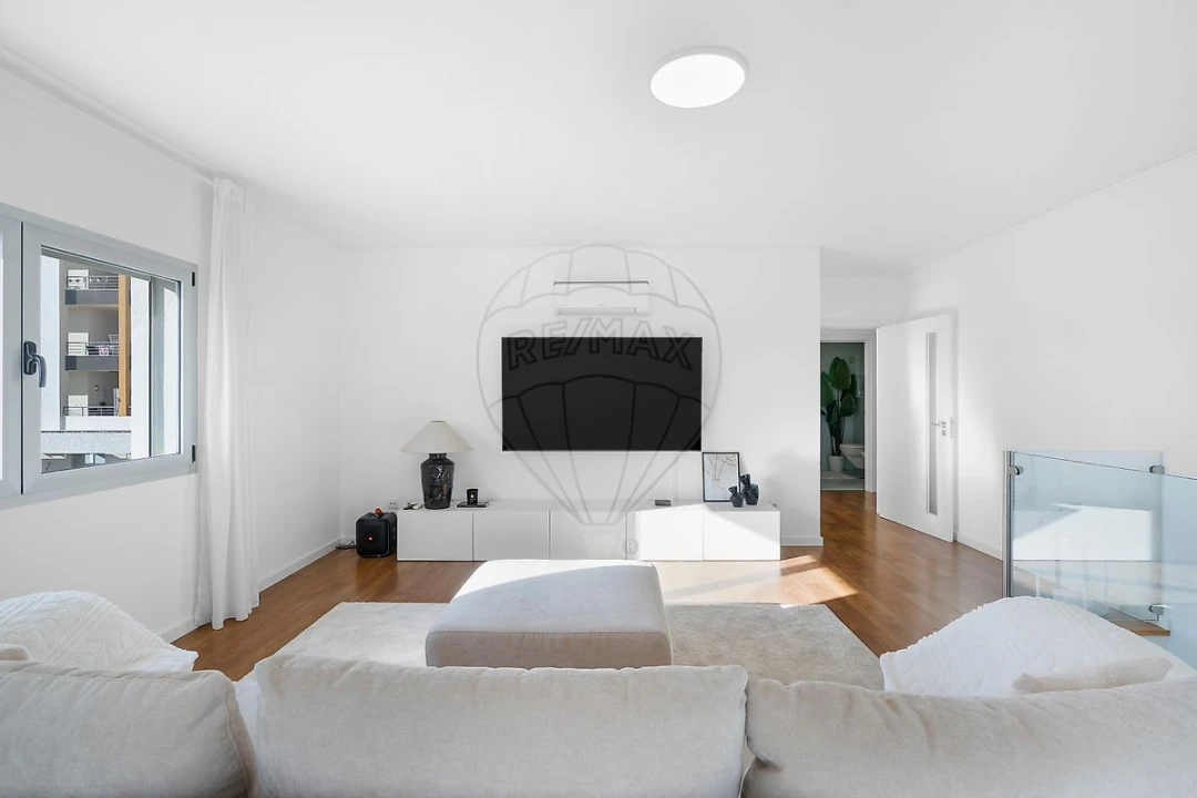 Apartamento T1 para Venda em Seixal, Arrentela e Aldeia de Paio Pires Foto 19