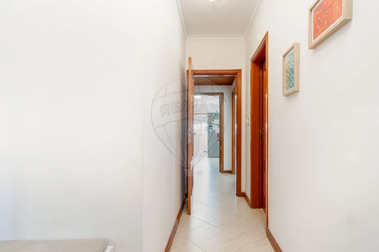 Apartamento T3 para Venda em Palhais e Coina Foto 14