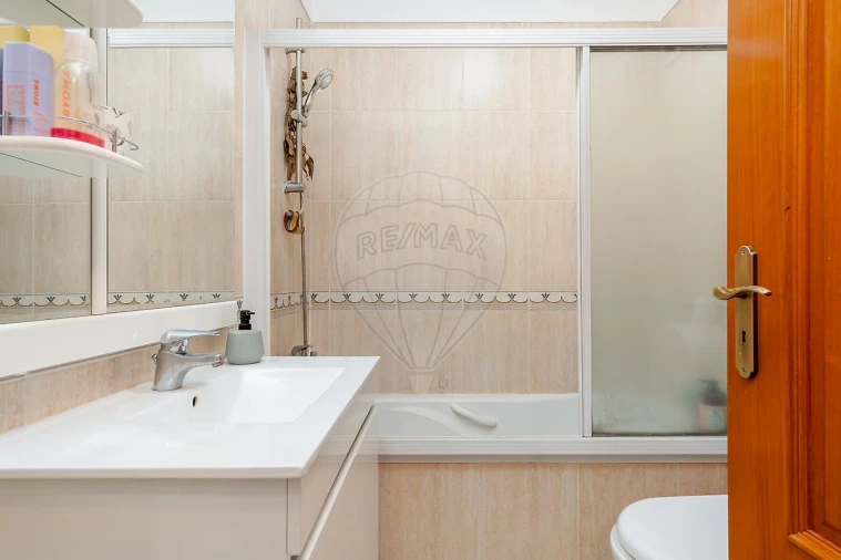 Apartamento T3 para Venda em Palhais e Coina Foto 24