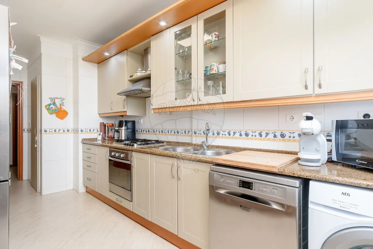 Apartamento T3 para Venda em Palhais e Coina Foto 12