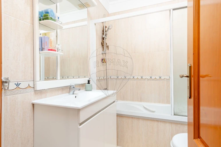 Apartamento T3 para Venda em Palhais e Coina Foto 23