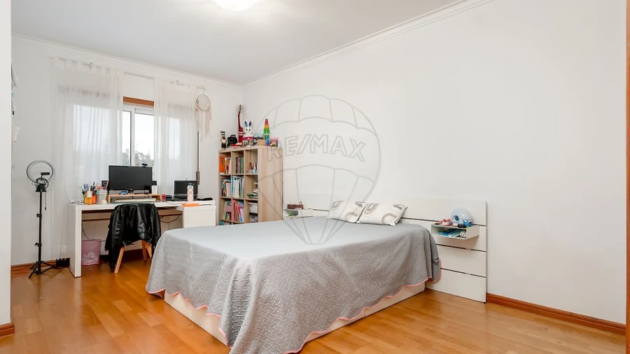 Apartamento T3 para Venda em Palhais e Coina
