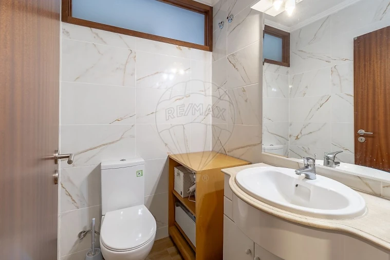 Moradia T2 para Venda em São Felix da Marinha Foto 11