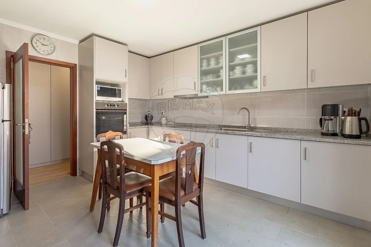 Moradia T2 para Venda em São Felix da Marinha Foto 8