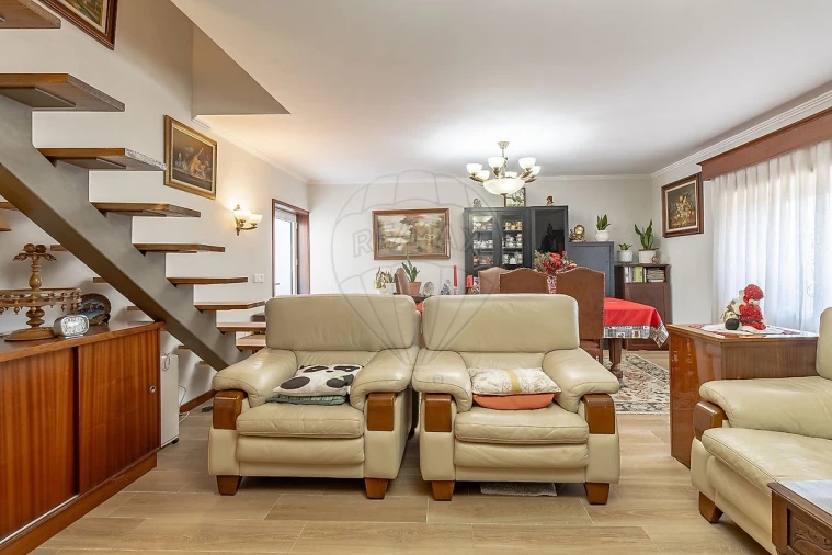 Moradia T2 para Venda em São Felix da Marinha Foto 4