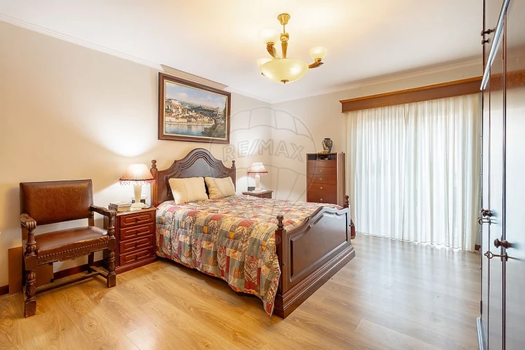 Moradia T2 para Venda em São Felix da Marinha Foto 12