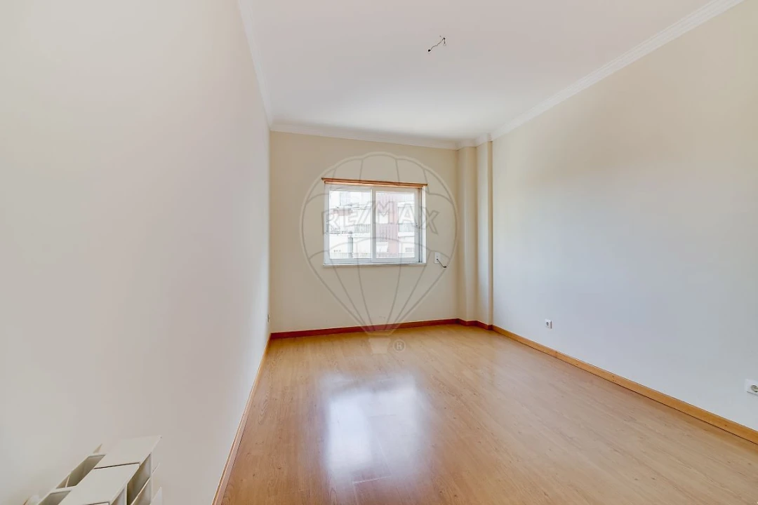 Apartamento T3 para Venda em Águas Livres Foto 13