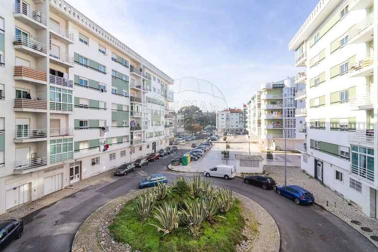 Apartamento T3 para Venda em Águas Livres Foto 33