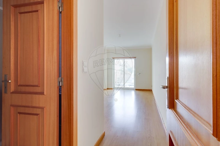 Apartamento T3 para Venda em Águas Livres Foto 7