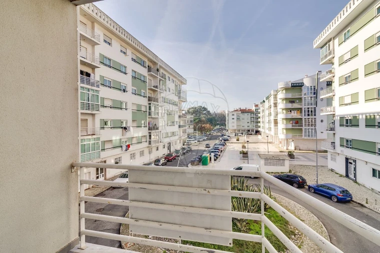 Apartamento T3 para Venda em Águas Livres Foto 23