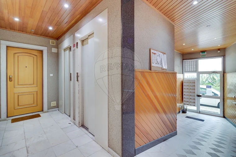 Apartamento T3 para Venda em Águas Livres Foto 24