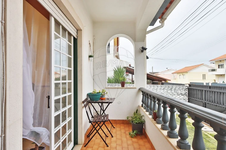 Moradia T3 para Venda em São Domingos de Rana Foto 4