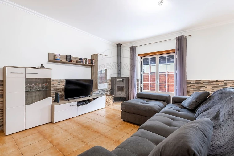 Moradia T3 para Venda em Carvoeira e Carmões Foto 4