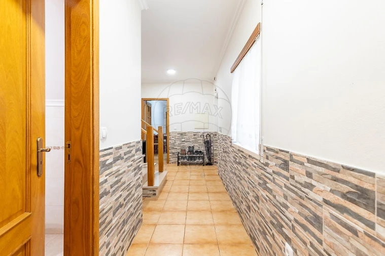 Moradia T3 para Venda em Carvoeira e Carmões Foto 14