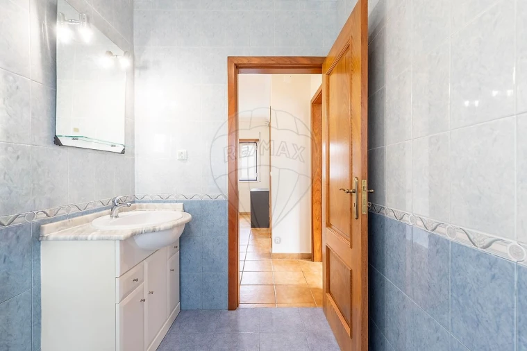 Moradia T3 para Venda em Carvoeira e Carmões Foto 23