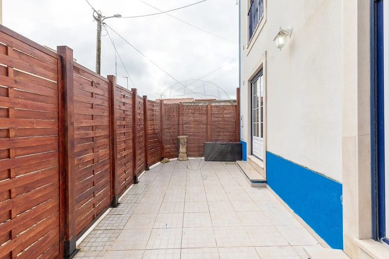 Moradia T3 para Venda em Carvoeira e Carmões Foto 7