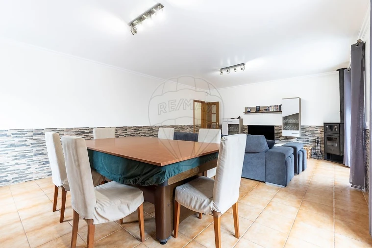 Moradia T3 para Venda em Carvoeira e Carmões Foto 3