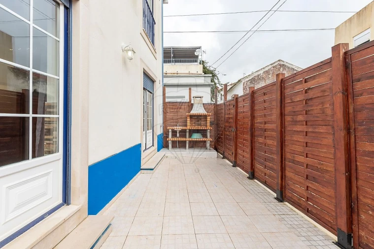 Moradia T3 para Venda em Carvoeira e Carmões Foto 6