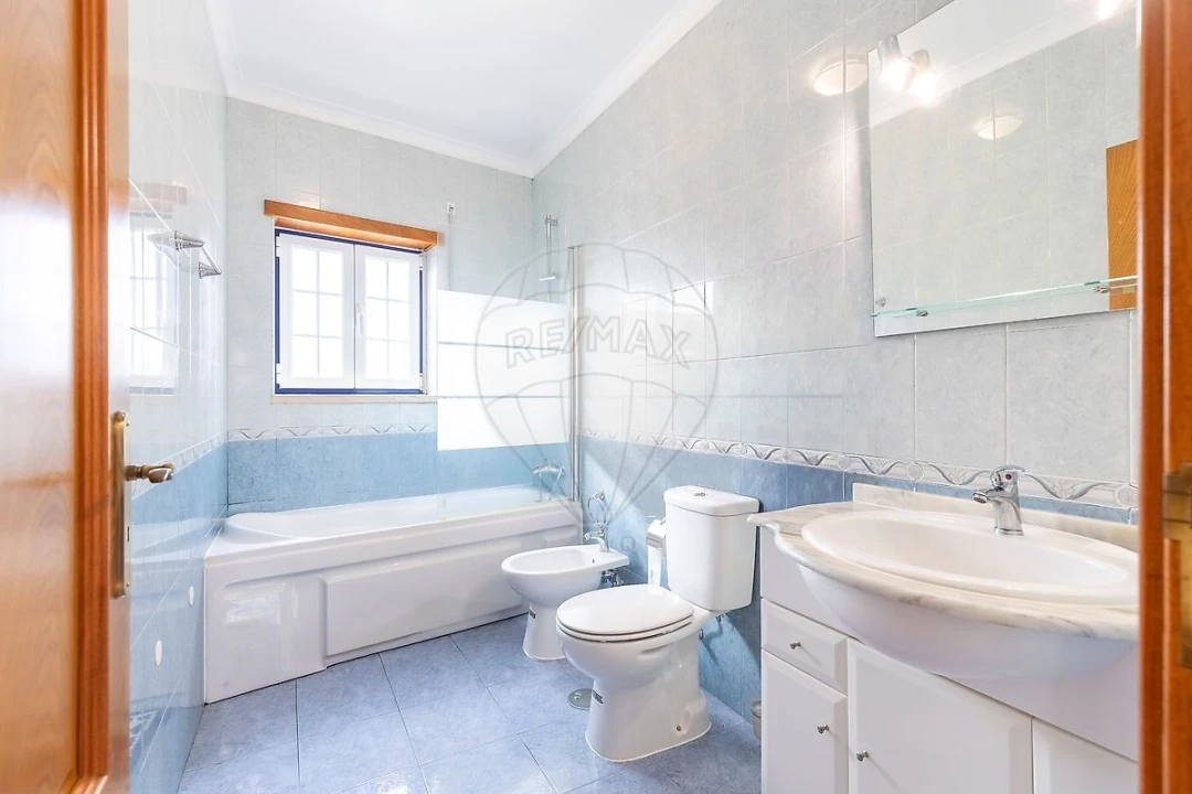 Moradia T3 para Venda em Carvoeira e Carmões Foto 21