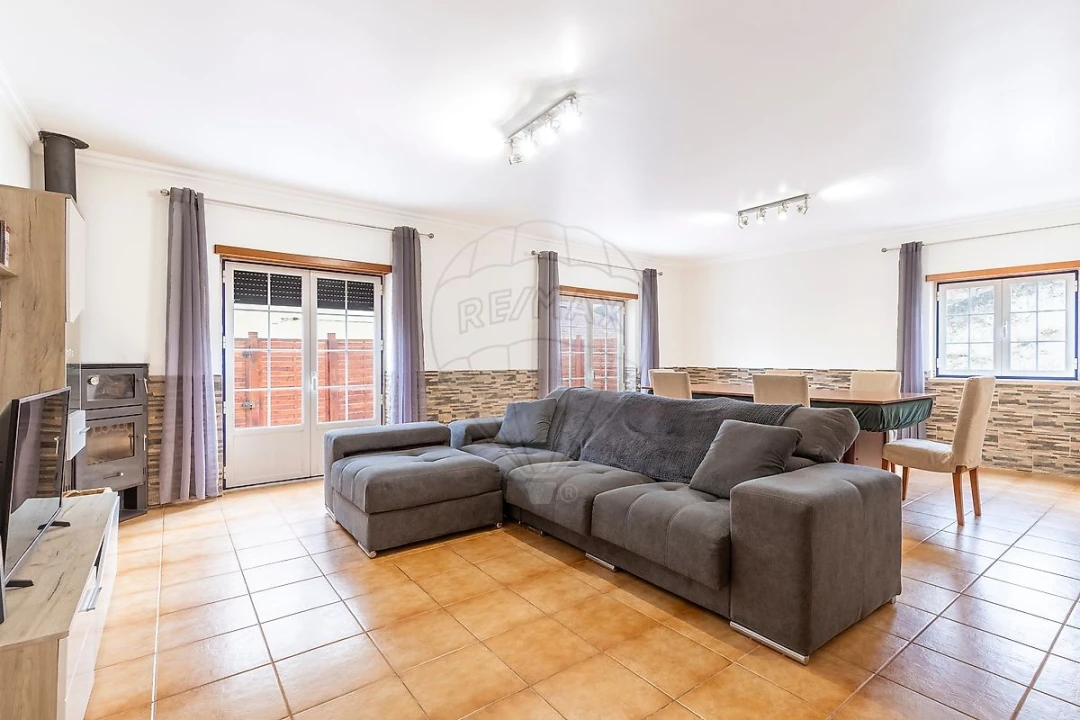 Moradia T3 para Venda em Carvoeira e Carmões Foto 2