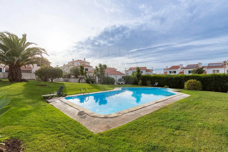 Moradia T4 para Venda em Ericeira Foto 4