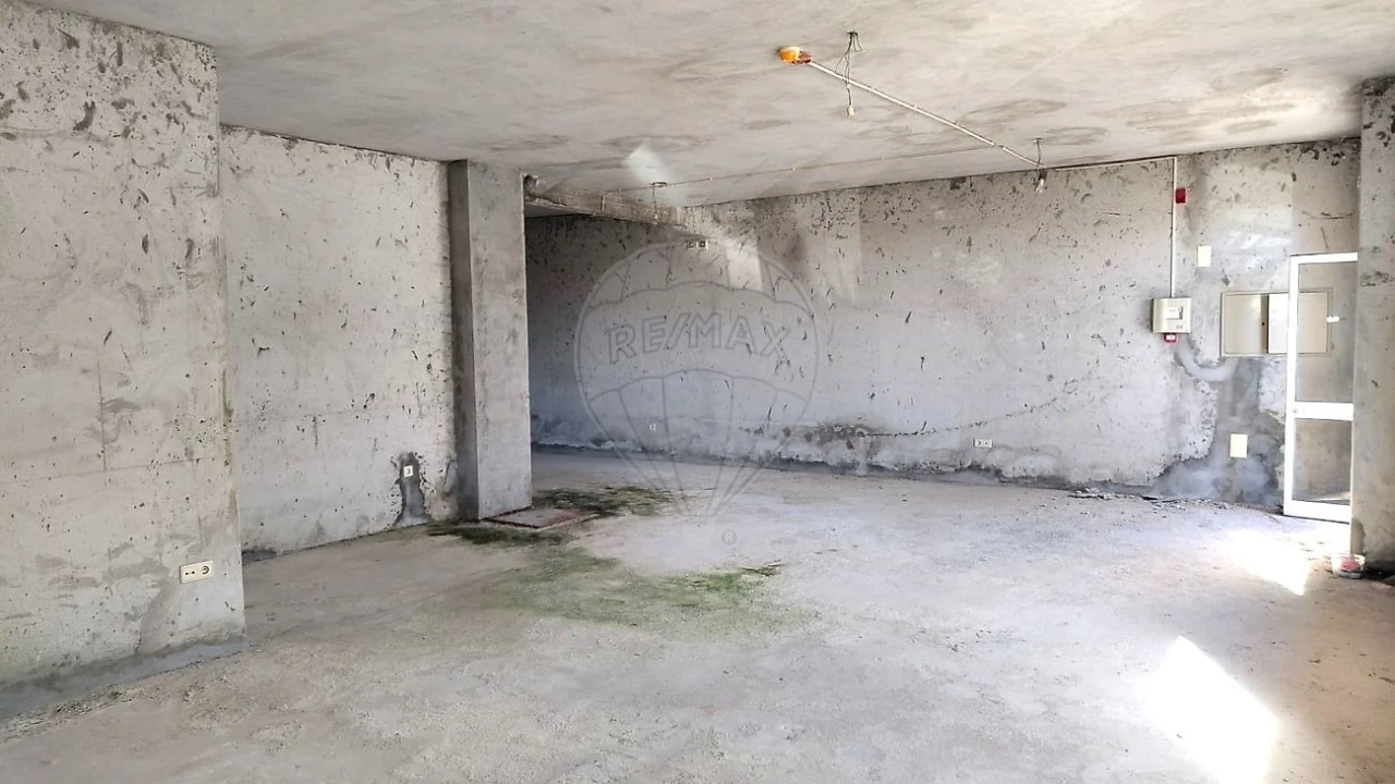 Loja para Venda em O. Azeméis, Riba-Ul, Ul, Macinhata Seixa, Madail Foto 4