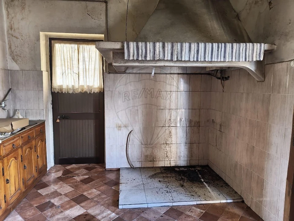 Moradia T4 para Venda em São Pedro de Castelões Foto 12