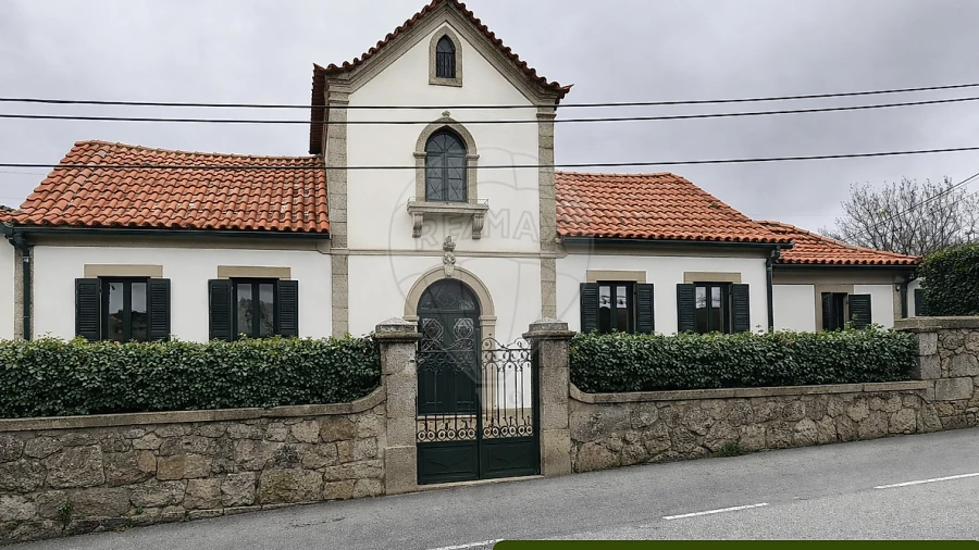 Moradia T6 para Venda em Nogueira do Cravo e Pindelo